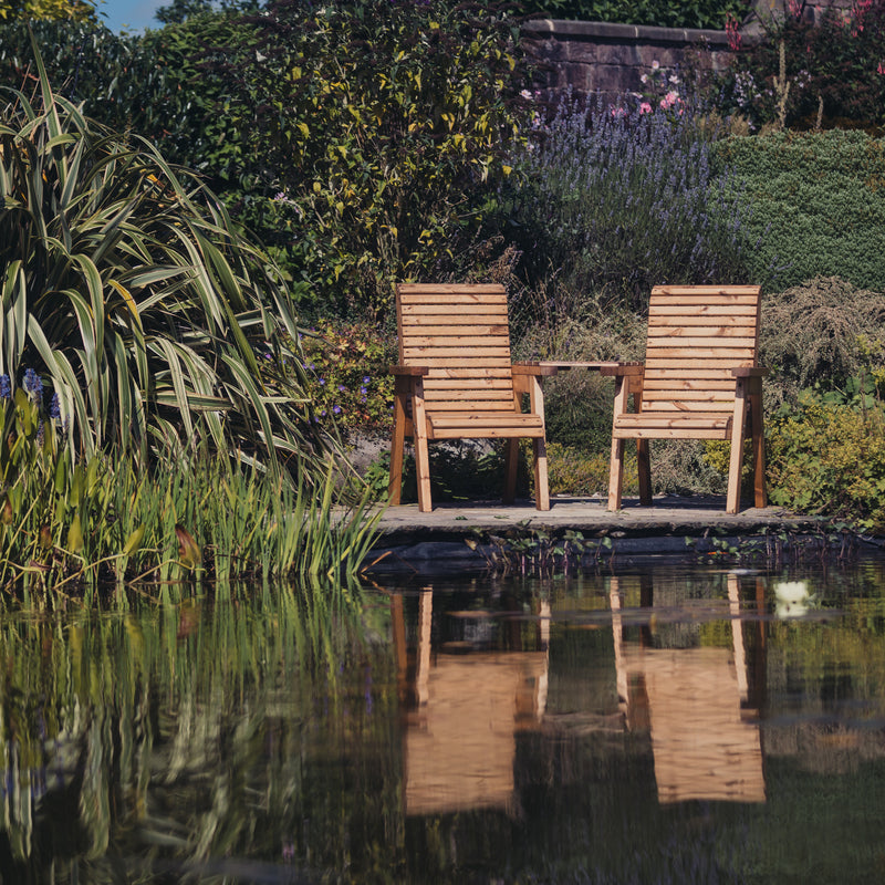 Churnet Valley Love Seat Angled